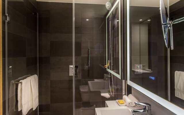 Hyatt Regency Paris Etoile Hotel