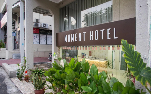 Moment Hotel