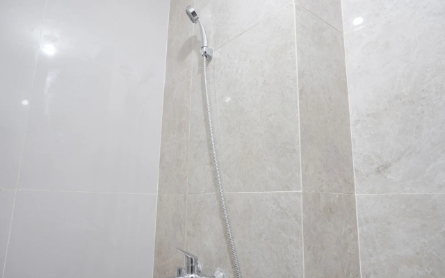 Fancy And Comfort Studio At Transpark Cibubur Apartment