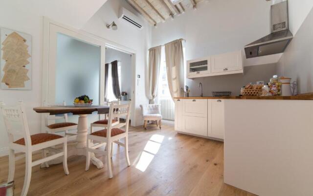 Central Station Lovely Apartment