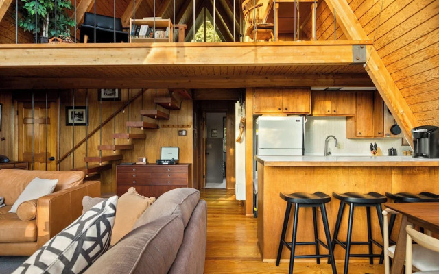 The Tranquil Pines A-frame Cabin Spectacular Views!