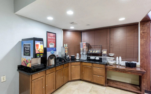 Hotel elev8