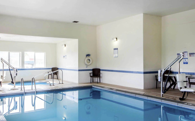 Comfort Inn & Suites Ponca City near Marland Mansion