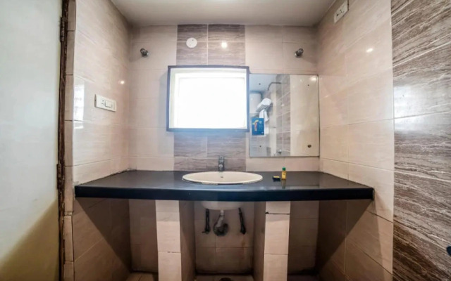 OYO 6648 Hotel Royal Residency
