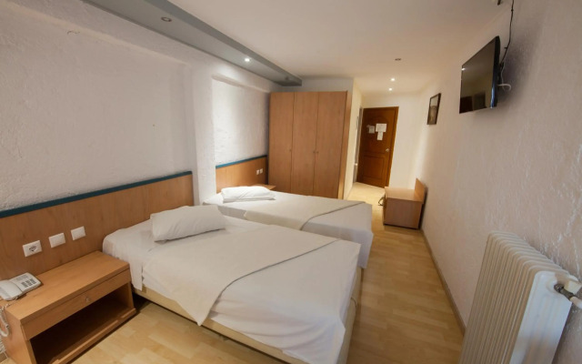 Thomas Beach Hotel