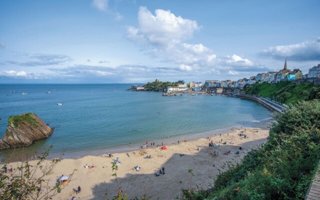 No. 6 Croft House - 1 Bedroom Apartment - Tenby