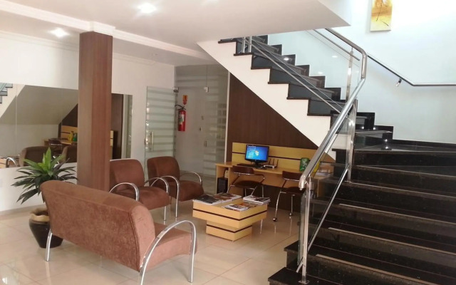 Ellus Hotel