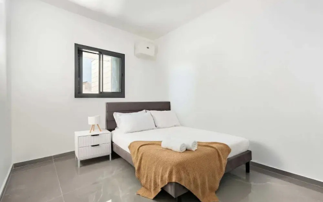 Prestige 4BR Breathtaking Sea Views