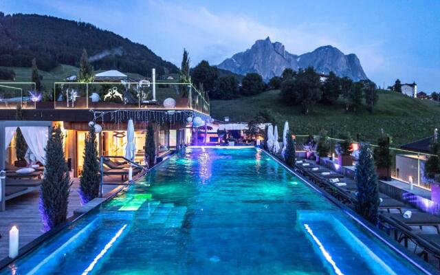 ABINEA Dolomiti Romantic Spa Hotel