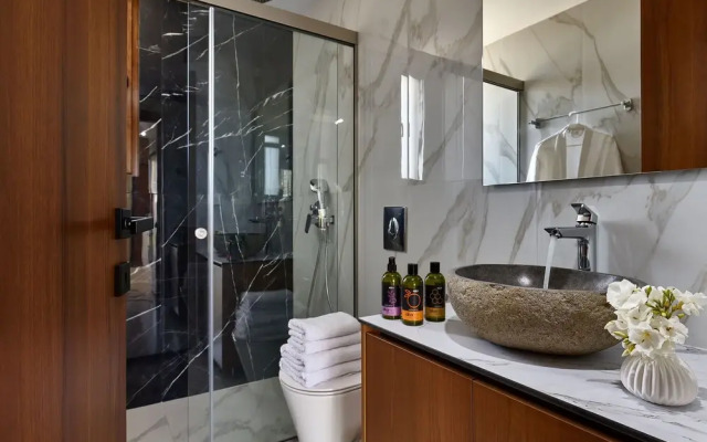Volta Suites and Villas