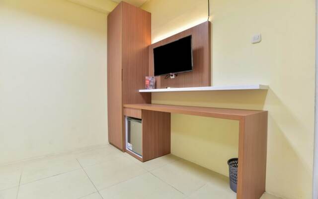 RedDoorz Plus near TIS Square