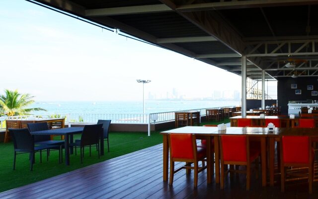 Baywalk Residence Pattaya By Thaiwat