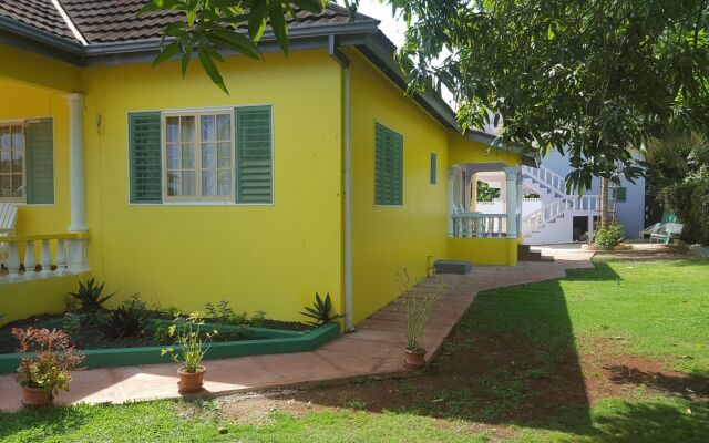 Ocho Rios Almond Tree Villas