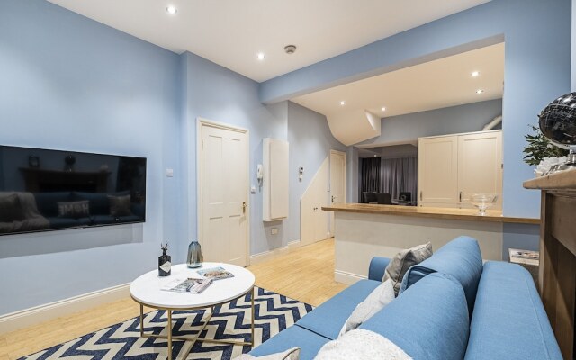 Penryn Apartment by Flexystays