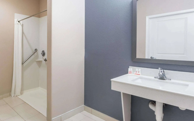 Knights Inn Three Rivers