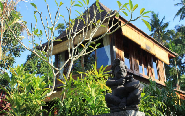 Sari Bamboo Villas