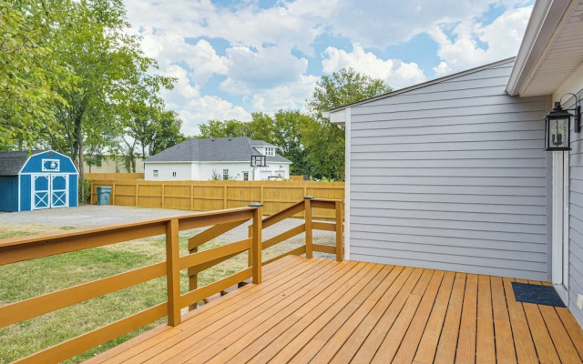 Lebanon Retreat: Decks, Fire Pit & Yard