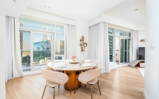 Stunning 2 BR in the heart of Downtown