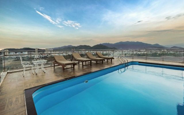 An Vista Hotel