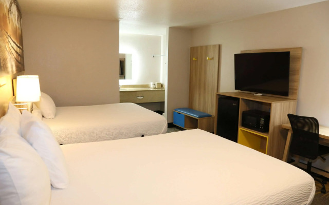 Days Inn by Wyndham Monroe LA