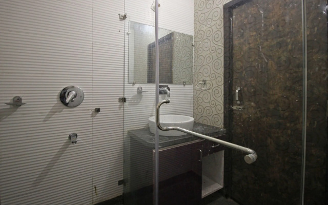 JK Hotel By OYO Rooms