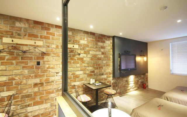 Jeonju Gosa Yaja Hanokmaeul