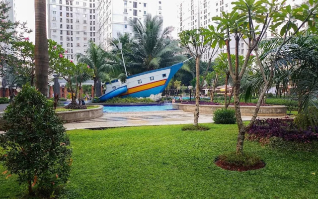 Big and Cozy 3BR Apartment Green Palace Kalibata