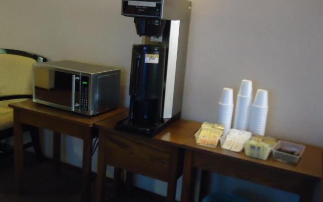 Canway Inn & Suites