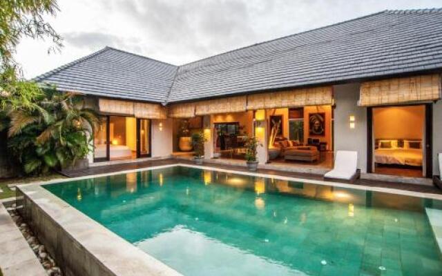Phinisi Villas - Seminyak City Center