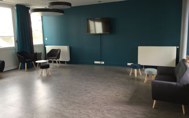 CRJS et Auberge de Jeunesse - Hostel