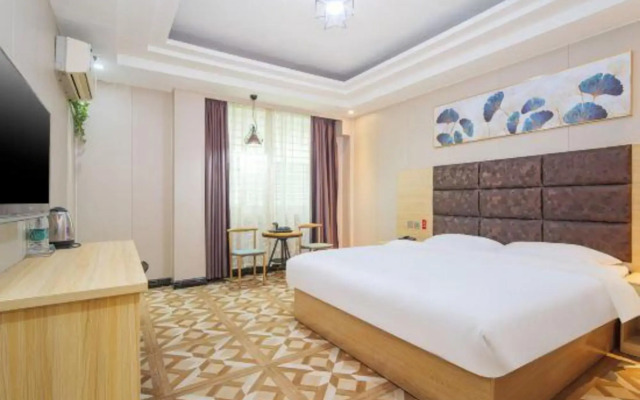 Golden Fashion Hotel