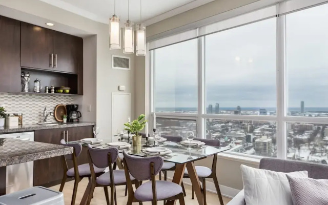 QuickStay - Modern 2-Bedroom Condo, Panoramic City Views