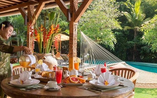 Stunning Palm Villa And Fantastic Experience