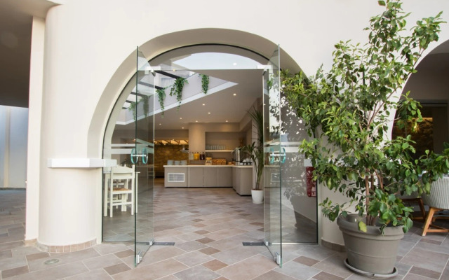 Parasol Luxury Hotel & Suites