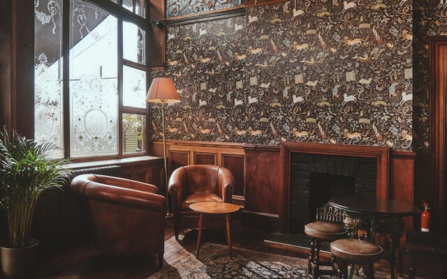 The Black Lion Pub & Boutique Guesthouse