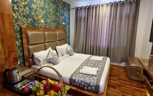 Seven Hills Hotel Srinagar