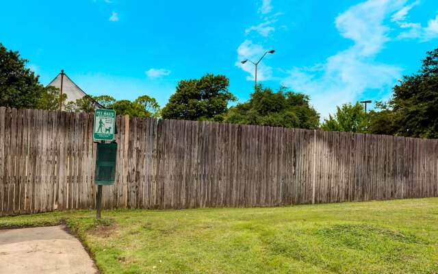 Studio 6 Arlington, TX - South - Dallas