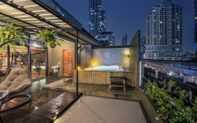 THE Posh Phayathai