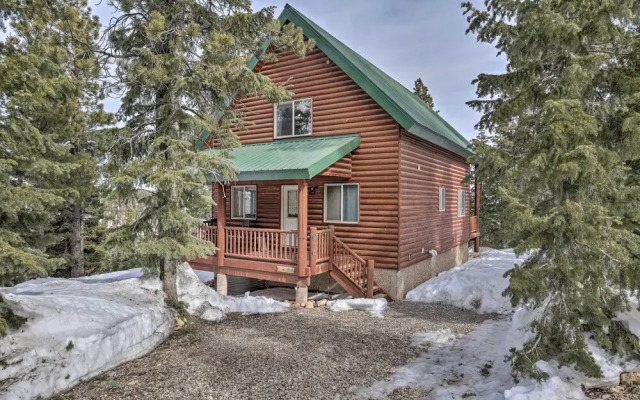 Cabin w/ Deck & Fire Pit in Duck Creek Village