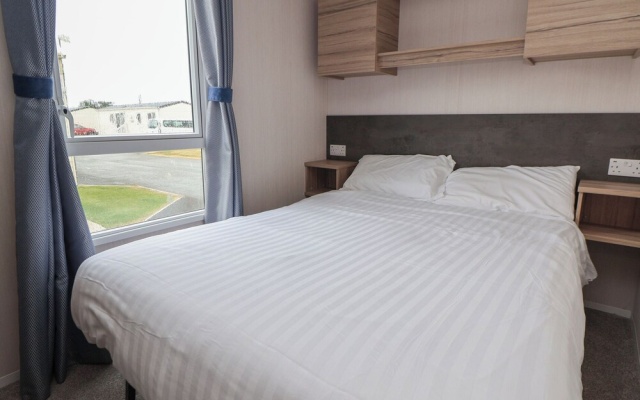 Caravan B8