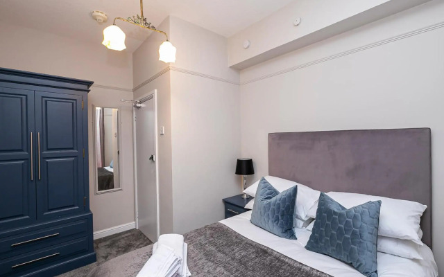 Pages Hotel  Guesthouse