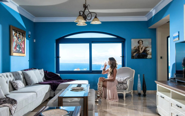 Villa Santorini, Wine Dark Sea Villas