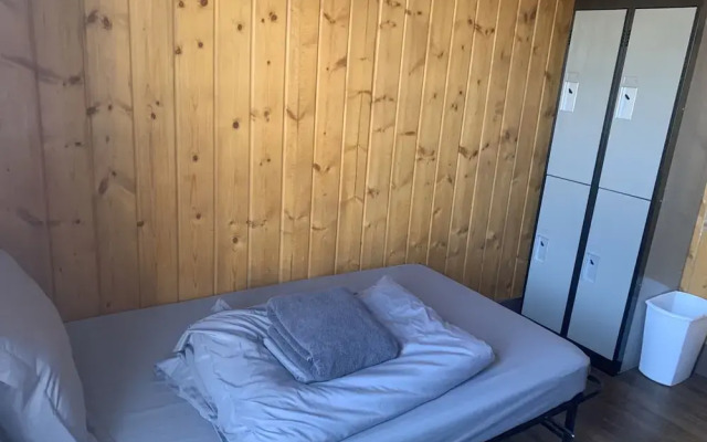 Party Hostel- Canmore Hotel Hostel