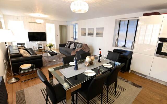 New Luxury 3bed/2bath Apartment - Covent Garden!!
