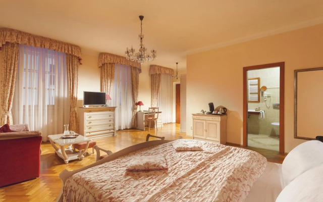 Boutique Hotel Constans