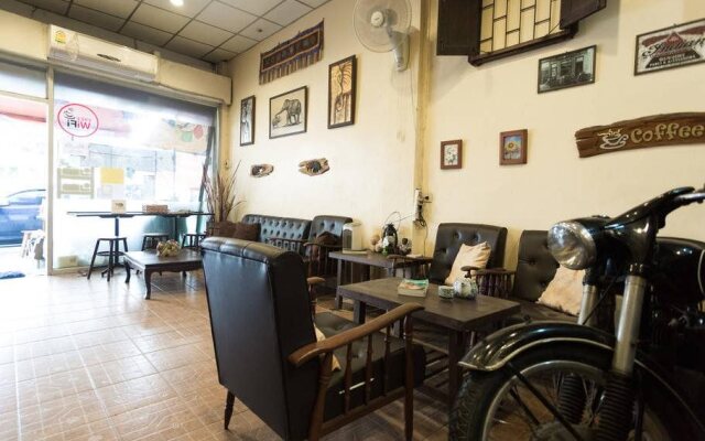 Speakeasy Homestay