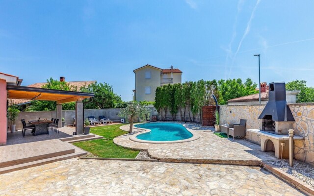 Stunning Home in Medulin With Wifi and 4 Bedrooms