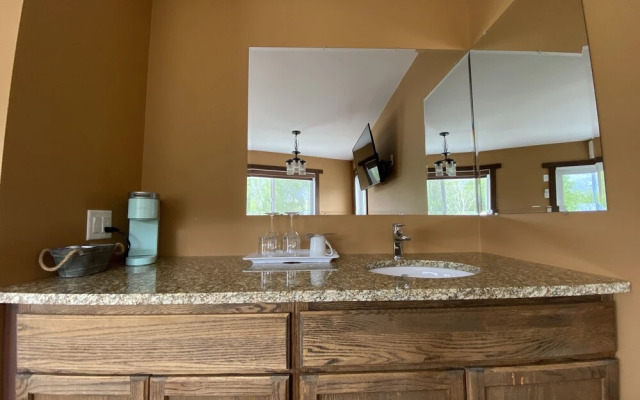 Similkameen Wild Resort & Winery