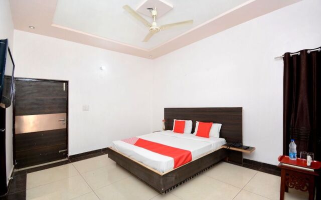 OYO 31031 Ds Royal Guest House