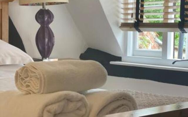 Fleur De Lys Bed & Breakfast